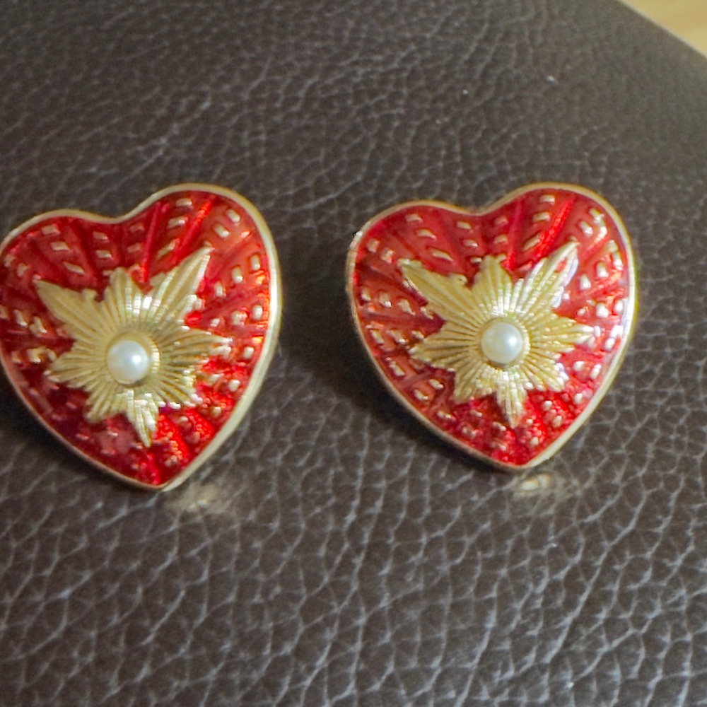 Red Enamel Heart Stud Earrings Gold Tone Starburst Faux Pearl Romantic Jewelry